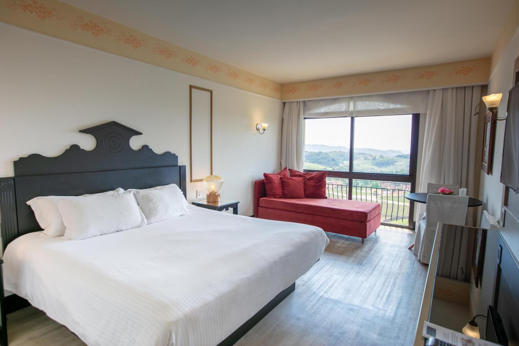 Spa Do Vinho Condominio Vitivinicola Bento Goncalves Exterior photo A room at the hotel